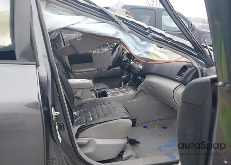 2010 Toyota Highlander z USA, uszkodzony, nr VIN 5TDZA3EH8AS006647